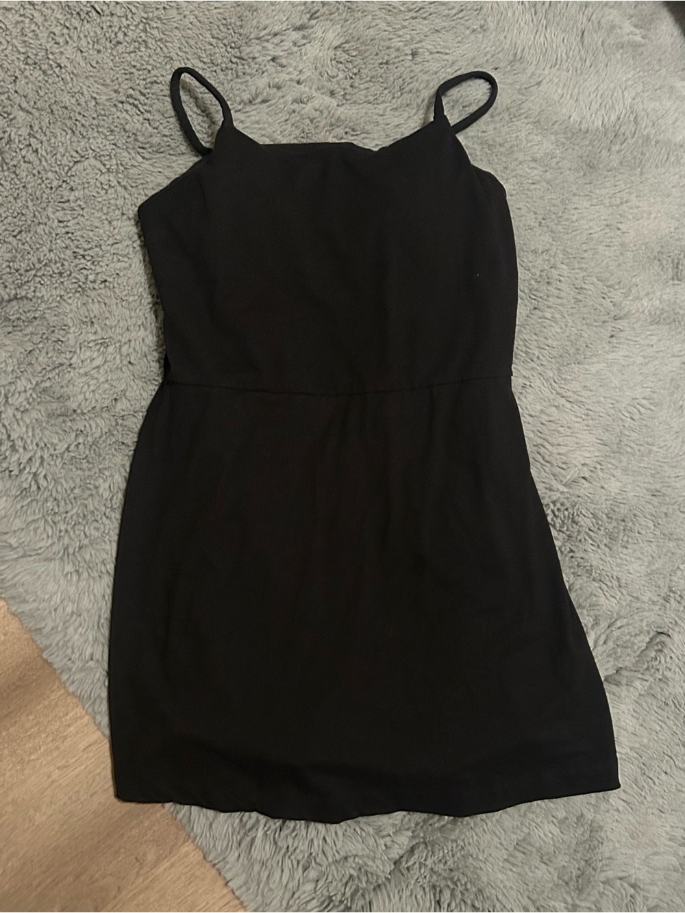 Vuori Black Mini Slip Dress with Spaghetti Straps
